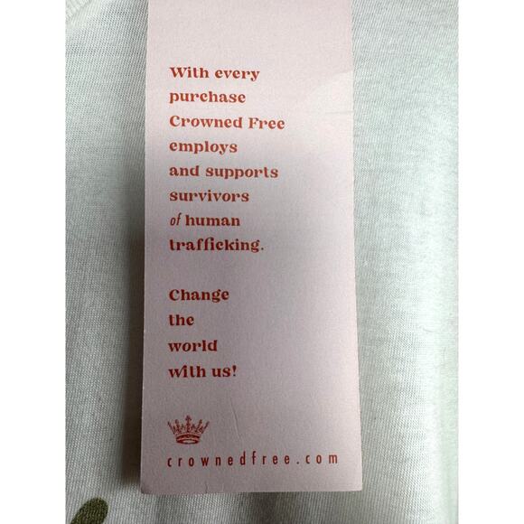 Crowned Free World Changer Graphic Tee NWT Size Large Cream Rainbow - Picture 5 of 5